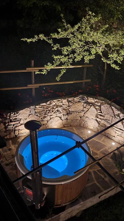 La Casetta Nel Bosco - Hot Tube And Sauna Льерна Экстерьер фото